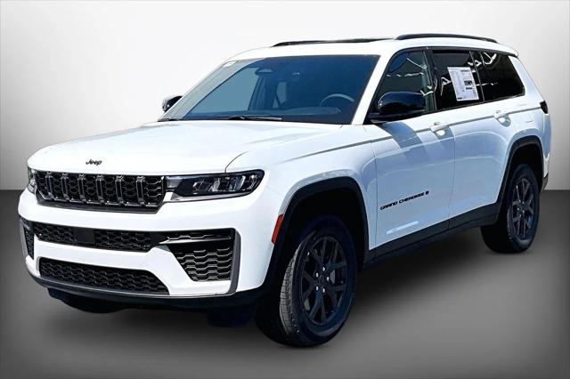 New 2027 Bright White Clear-Coat Paint Jeep Laredo image 4