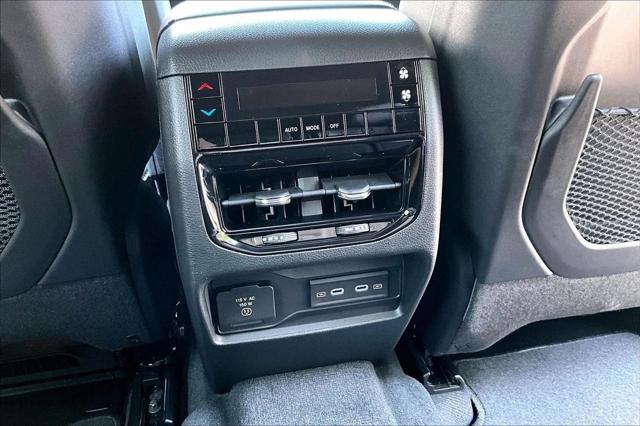New 2027 Bright White Clear-Coat Paint Jeep Laredo image 15