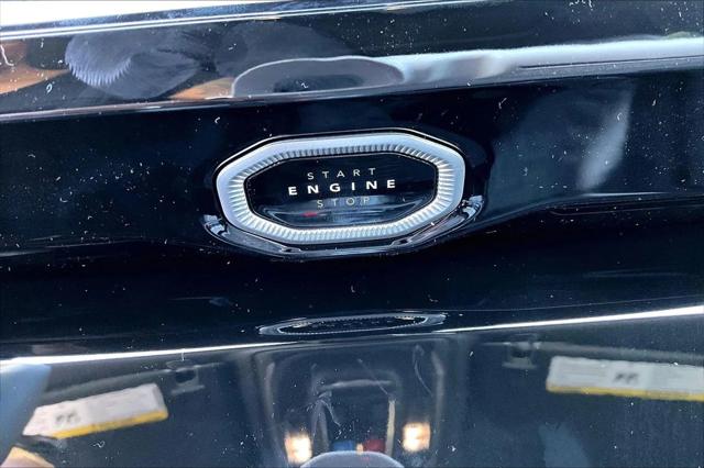 New 2027 Bright White Clear-Coat Paint Jeep Laredo image 17