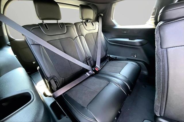 New 2027 Bright White Clear-Coat Paint Jeep Laredo image 21