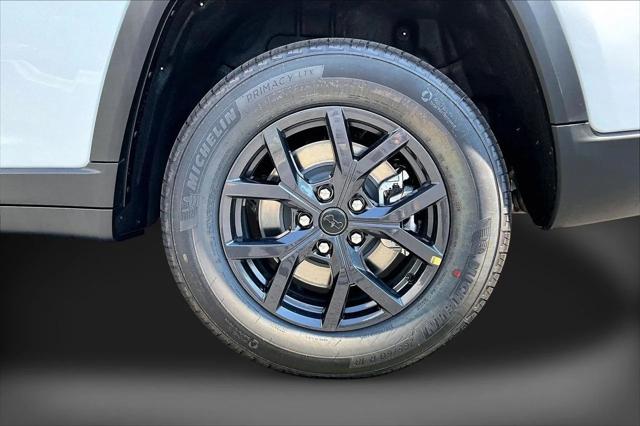 New 2027 Bright White Clear-Coat Paint Jeep Laredo image 32