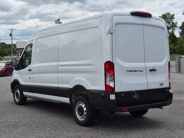 2026 Ford Transit Cargo Van T-250 148 Med Rf 9150 GVWR RWD