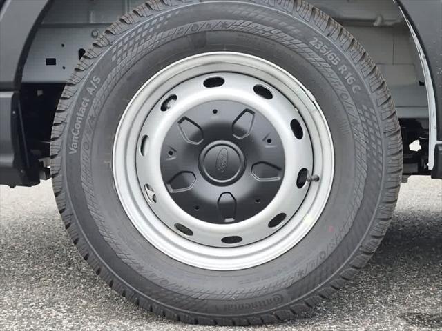 2026 Ford Transit Cargo Van T-250 148 Med Rf 9150 GVWR RWD