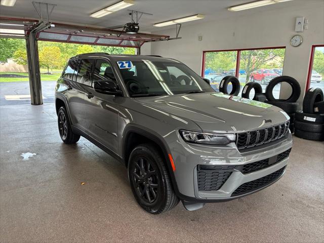 2027 Jeep Grand Cherokee Laredo Altitude
