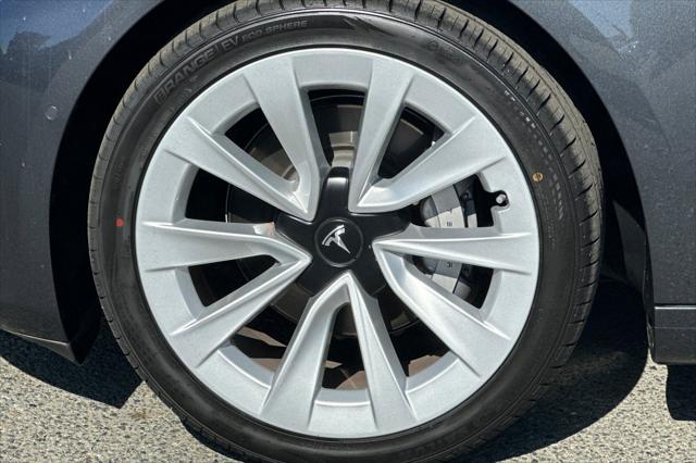 2021 Tesla Model 3 Standard Range Plus Rear-Wheel Drive