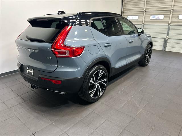 2020 Volvo XC40 T5 R-Design