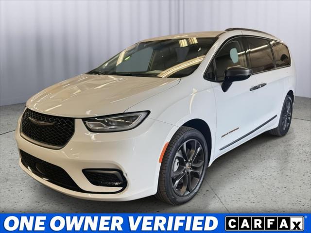 2024 Chrysler Pacifica Touring L AWD for sale in Fort Scott, KS