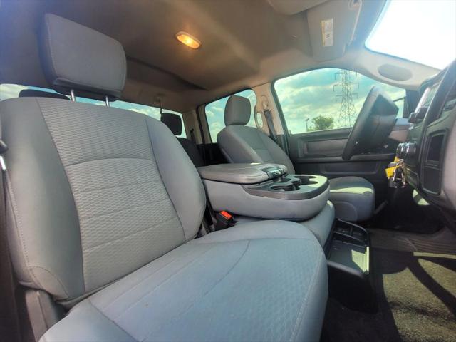 2017 Ram 1500 Express Crew Cab 4x4 57 Box