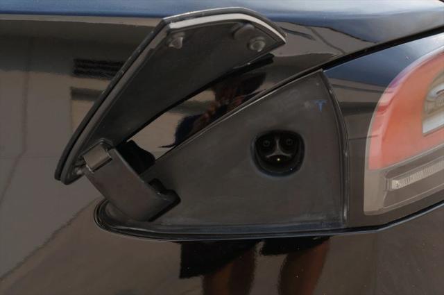 2023 Tesla Model S Standard Range