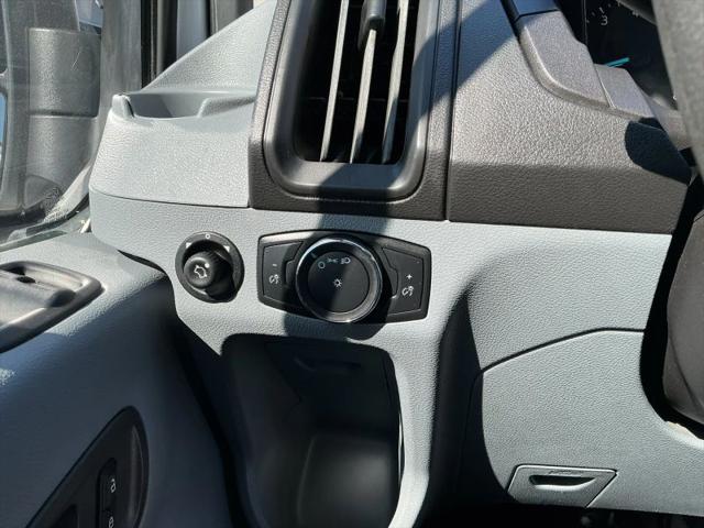 2019 Ford Transit w/Sliding Side Door w/RWB