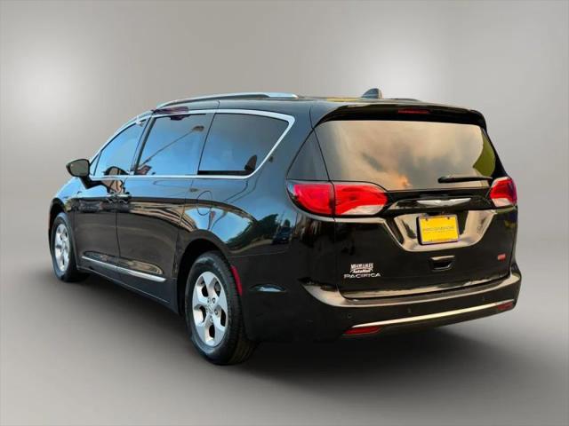 2017 Chrysler Pacifica Touring-L Plus