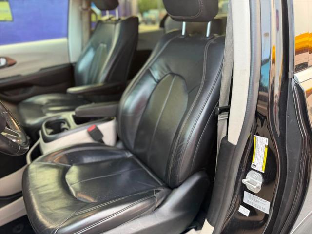 2017 Chrysler Pacifica Touring-L Plus