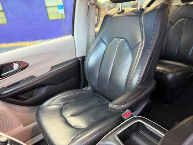 2017 Chrysler Pacifica Touring-L Plus