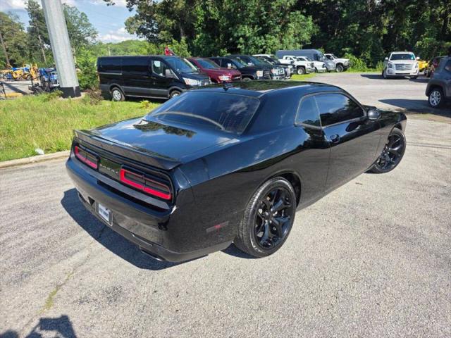 2016 Dodge Challenger SXT Plus