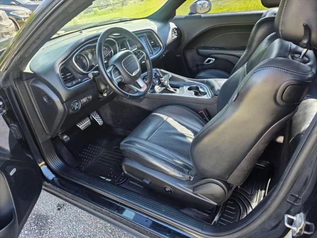 2016 Dodge Challenger SXT Plus