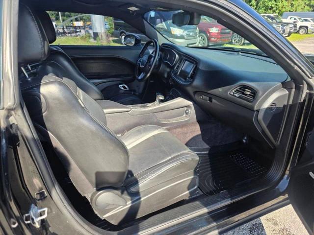 2016 Dodge Challenger SXT Plus