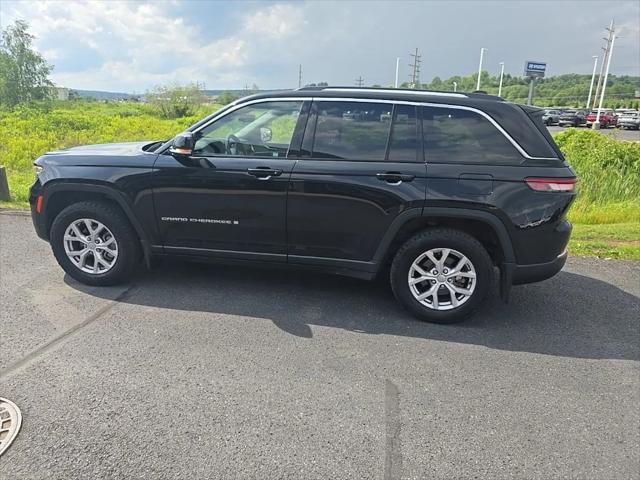 2022 Jeep Grand Cherokee Limited 4x4 2022 Jeep Grand Cherokee Limited 4x4