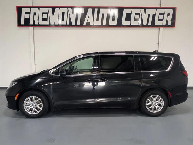 2023 Chrysler Pacifica Touring L for sale in Fremont, NE