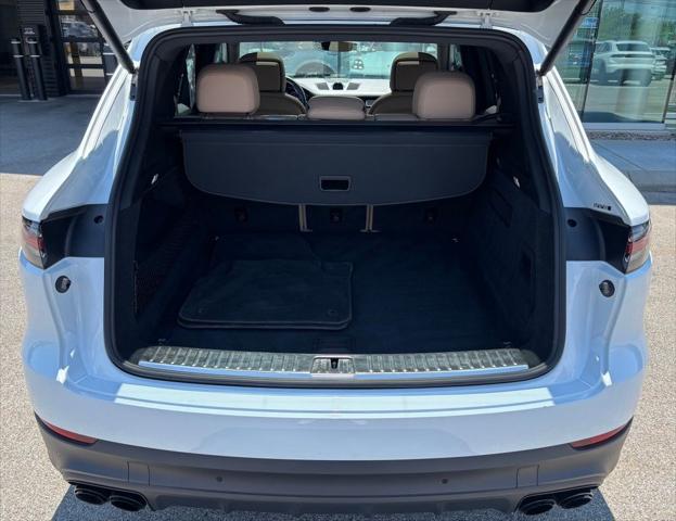 2023 Porsche Cayenne S Platinum Edition