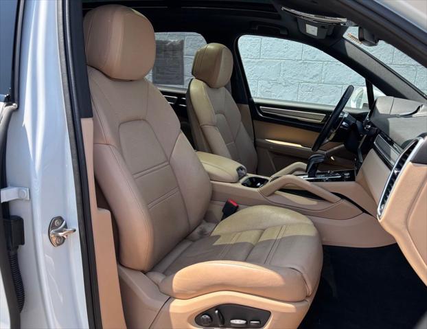 2023 Porsche Cayenne S Platinum Edition