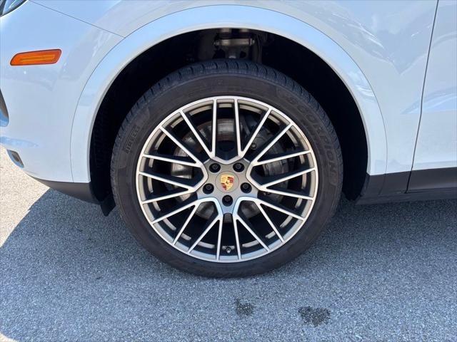 2023 Porsche Cayenne S Platinum Edition