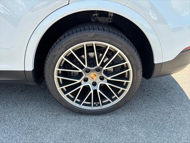 2023 Porsche Cayenne S Platinum Edition