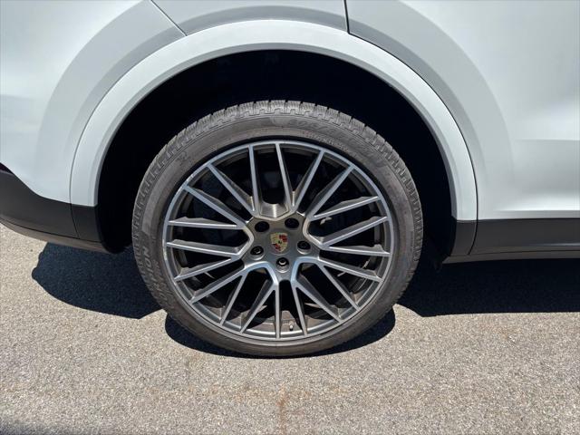 2023 Porsche Cayenne S Platinum Edition