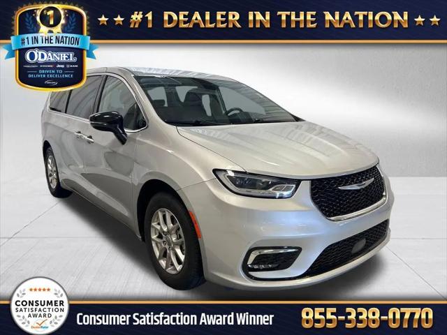 2024 Chrysler Pacifica Touring L for sale in Fort Wayne, IN