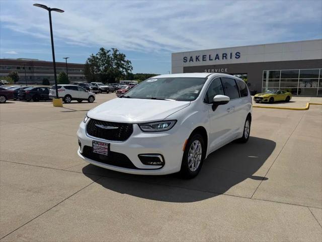 2023 Chrysler Pacifica Touring L for sale in Rolla, MO