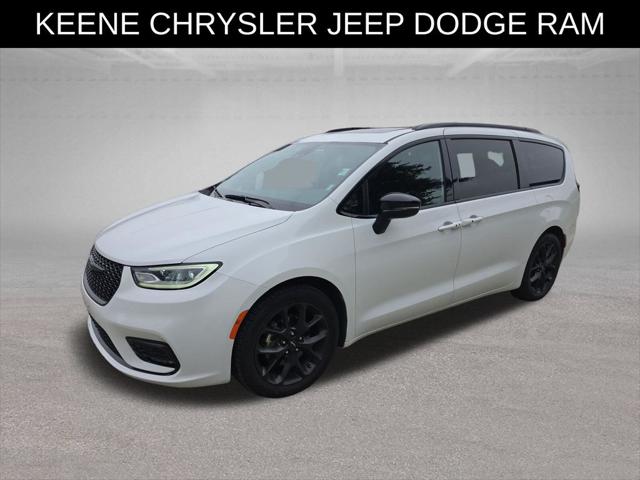 2025 Chrysler Pacifica Limited for sale in Keene, NH