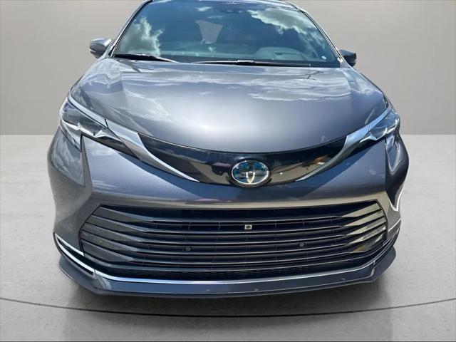 2025 Toyota Sienna Platinum for sale near Columbus, OH