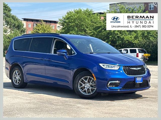 2021 Chrysler Pacifica Touring for sale in Lincolnwood, IL