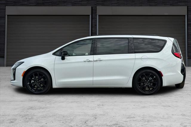 2027 Chrysler Pacifica Limited