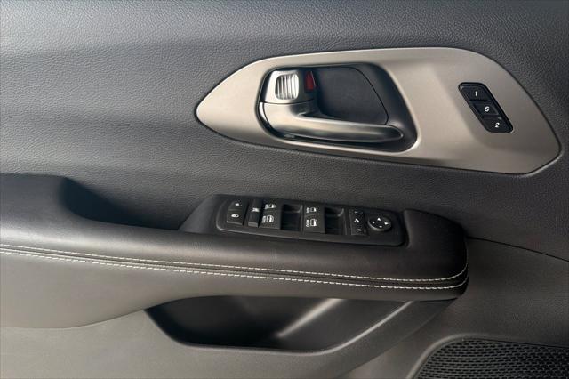 2027 Chrysler Pacifica Limited