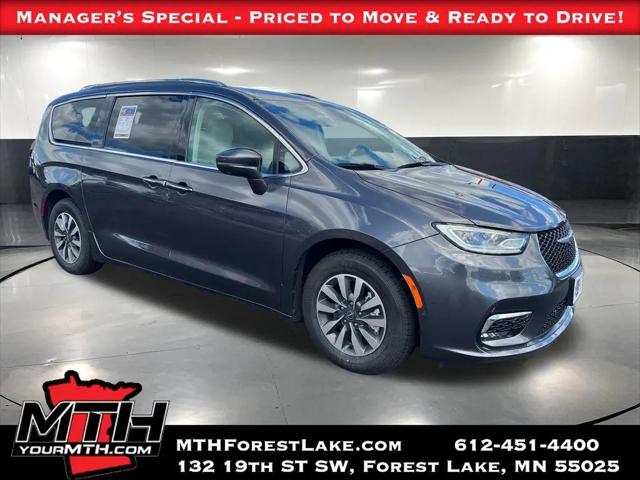 2021 Chrysler Pacifica Hybrid Touring L for sale in Forest Lake, MN