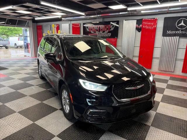 2023 Chrysler Pacifica Touring L for sale in Royal Oak, MI