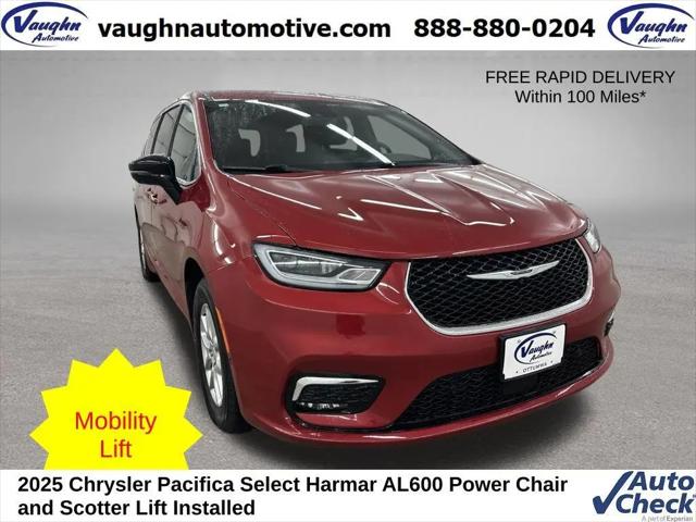 2025 Chrysler Pacifica Select for sale in Ottumwa, IA