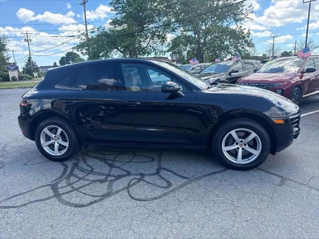 2017 Porsche Macan Macan