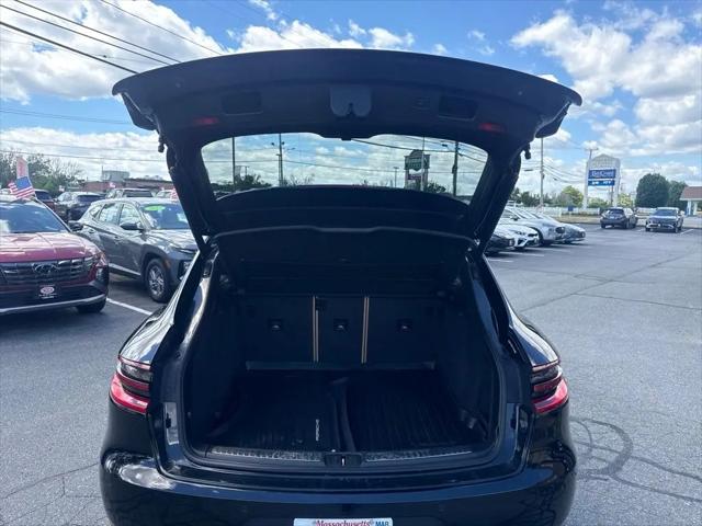 2017 Porsche Macan Macan