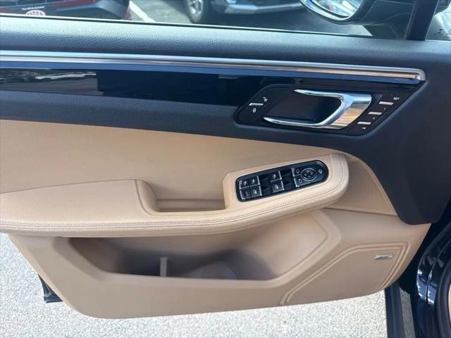 2017 Porsche Macan Macan
