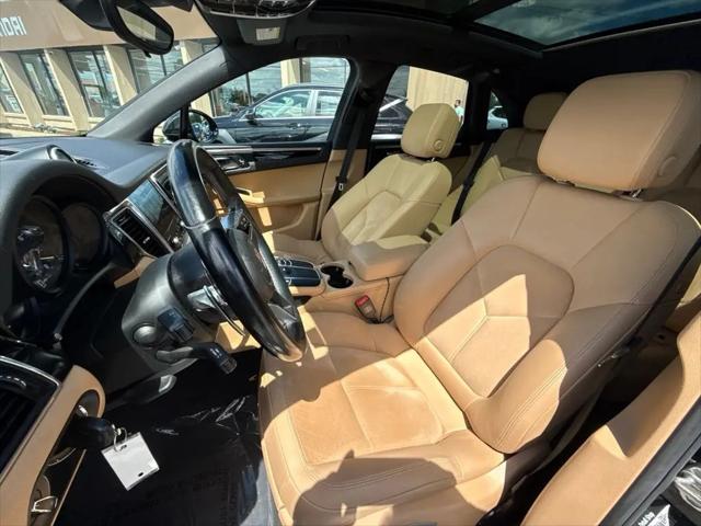 2017 Porsche Macan Macan