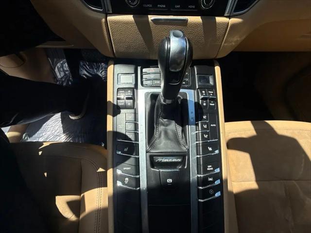 2017 Porsche Macan Macan