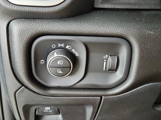 2026 Ram 1500 Express Crew Cab 4x4 57 Box