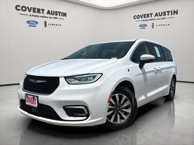 2023 Chrysler Pacifica Hybrid Touring L for sale in Austin, TX