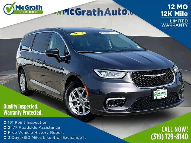 2023 Chrysler Pacifica Touring L for sale in Dubuque, IA