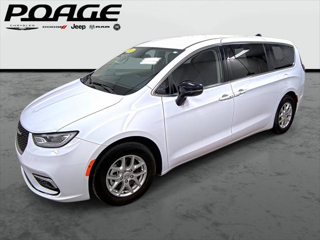 2024 Chrysler Pacifica Touring L for sale in Hannibal, MO