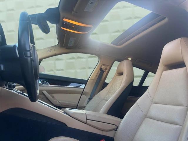 2015 Porsche Panamera 4