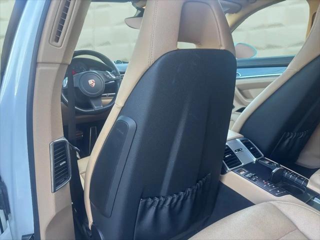 2015 Porsche Panamera 4