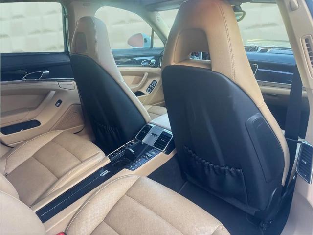2015 Porsche Panamera 4