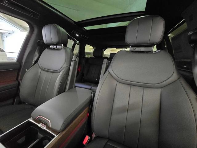 2026 Land Rover Range Rover P530 SE